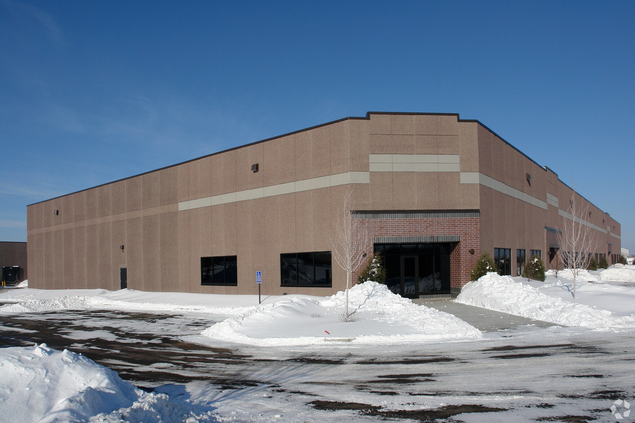 19725 S Diamond Lake Rd, Rogers, MN for lease Primary Photo- Image 1 of 6