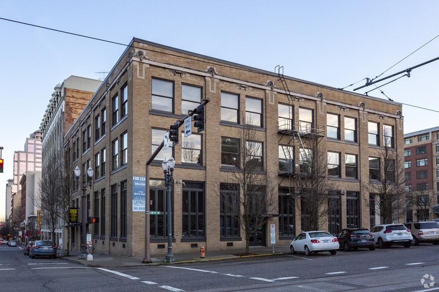 1022 SW Salmon St, Portland, OR for lease - Primary Photo - Image 1 of 5