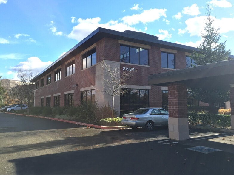 2530 River Plaza Dr, Sacramento, CA for lease - Building Photo - Image 1 of 2