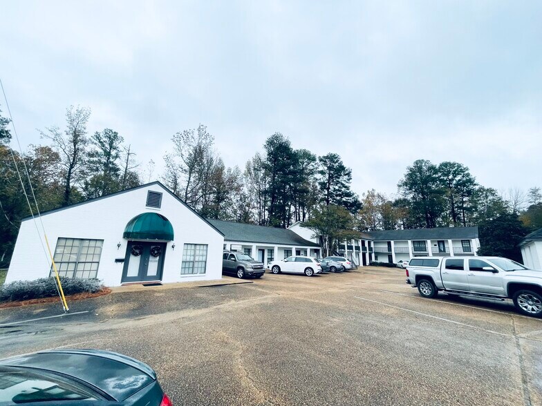 5719 Highway 25, Flowood, MS à louer - Photo du bâtiment - Image 2 de 9