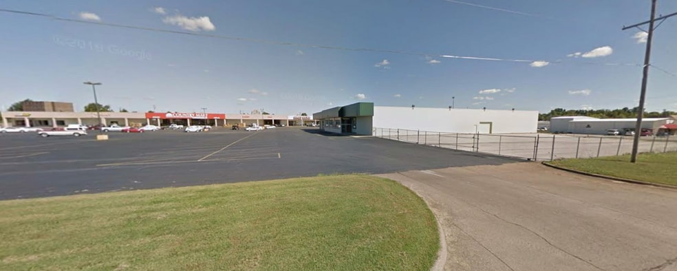 2110 Broadway Ave, Parsons, KS for lease - Building Photo - Image 3 of 4