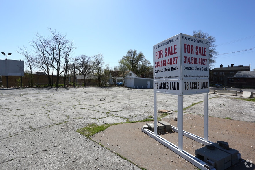4298 Chippewa St, Saint Louis, MO for sale - Building Photo - Image 3 of 9