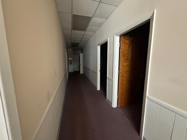 300 N Hayne St, Monroe, NC à louer - Photo du bâtiment - Image 3 de 14