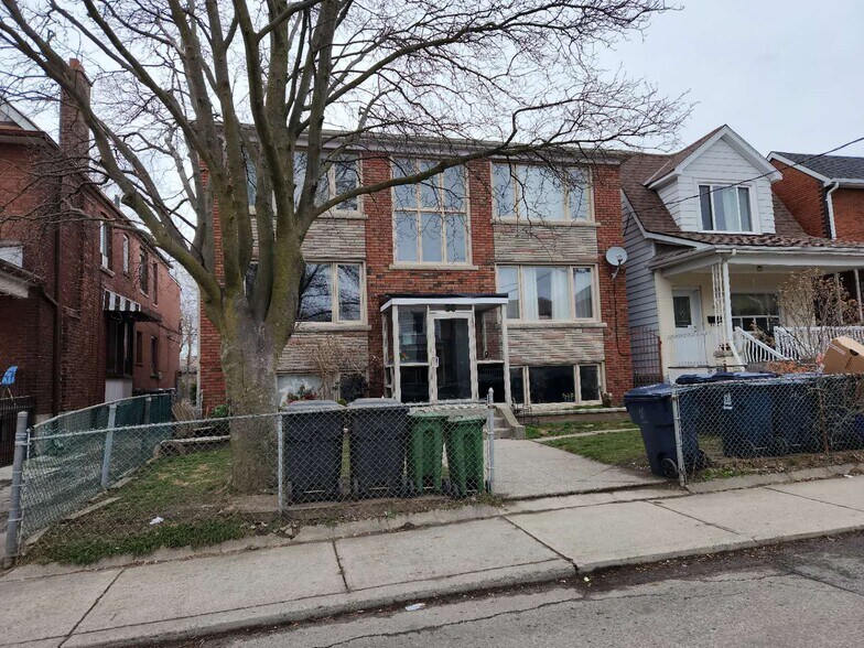 50 Amherst Av, Toronto, ON à vendre - Photo du bâtiment - Image 2 de 32