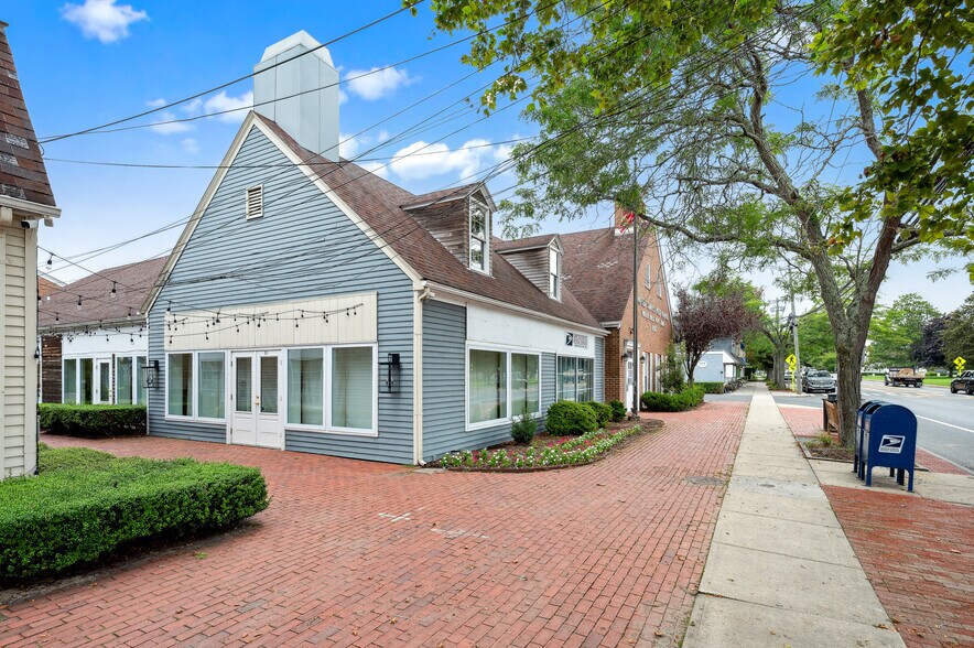 670 Montauk Hwy, Water Mill, NY à louer - Photo du bâtiment - Image 1 de 14