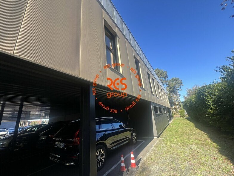 Local d'activités dans Canéjan à vendre - Photo du bâtiment - Image 3 de 15