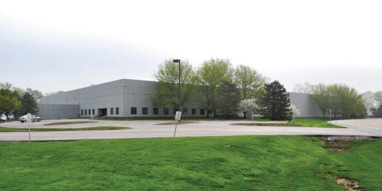 13679 Rider Trail N, Earth City, MO for lease Building Photo- Image 1 of 8