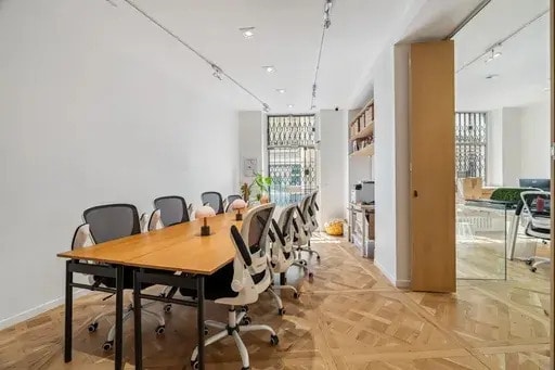Bureau dans Paris à louer - Photo intérieure - Image 2 de 9