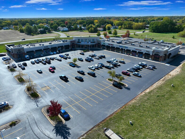 713-751 S Perryville Rd, Rockford, IL à louer - Photo du bâtiment - Image 2 de 9