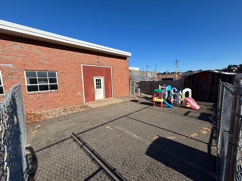 15 Baldwin St, East Longmeadow, MA for lease - Building Photo - Image 2 of 16