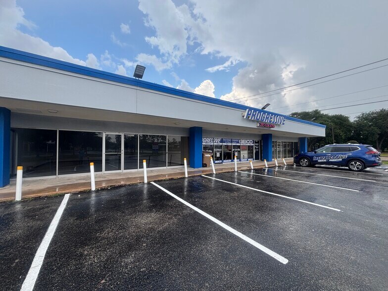 2301-2309 Main St, Dickinson, TX à louer - Photo du bâtiment - Image 3 de 3