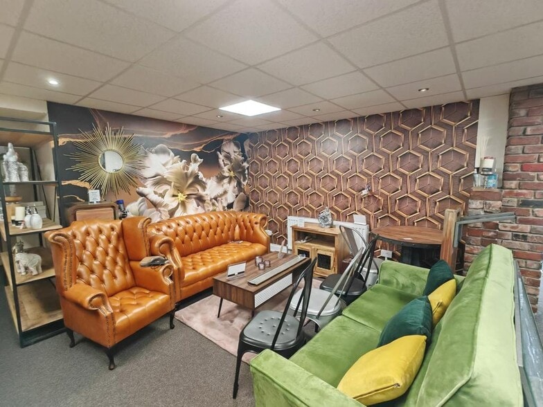 112 Castle Vw, Sunderland for sale - Building Photo - Image 3 of 16