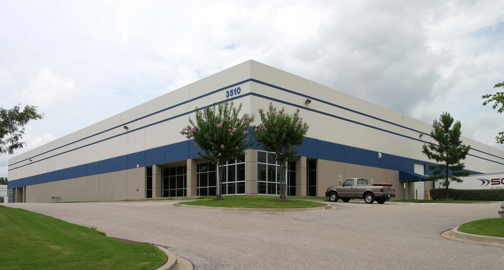 3510 Winchester Rd, Memphis, TN à louer - Photo du bâtiment - Image 2 de 10