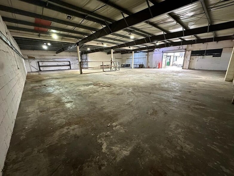 Lord Byron Sq, Salford for lease - Building Photo - Image 2 of 7