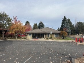 2190 NE Professional Ct, Bend, OR for lease Building Photo- Image 1 of 10