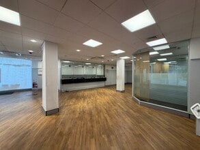 470-472 High Rd, Londres à louer Photo intérieure- Image 2 de 2