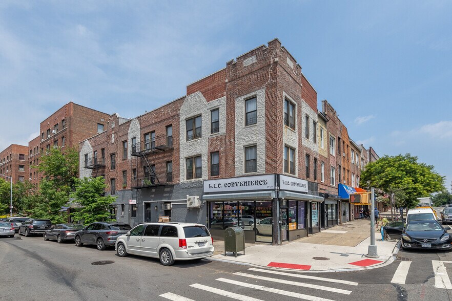 39-29 47th Ave, Sunnyside, NY à vendre - Photo du bâtiment - Image 1 de 42