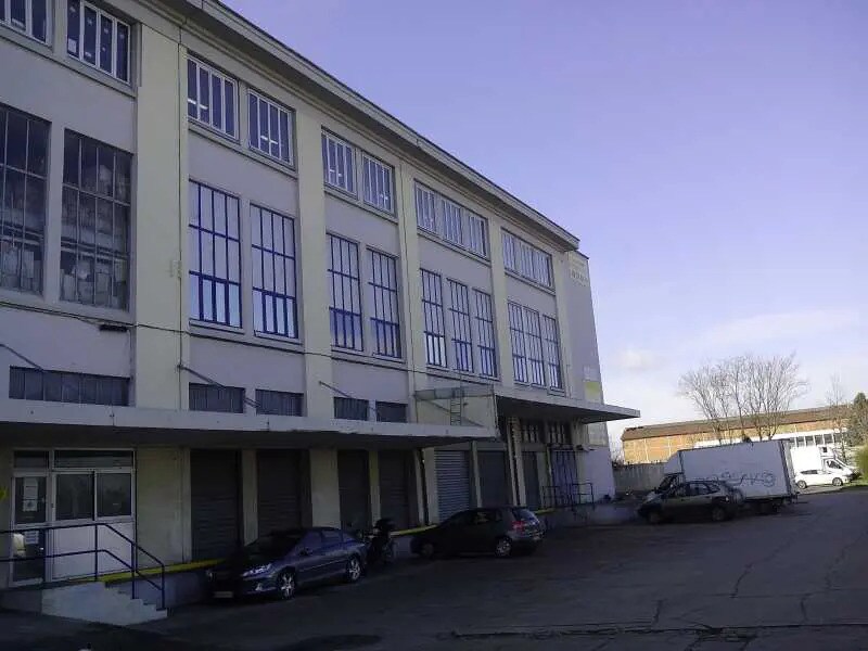 Flex in Bobigny for lease Building Photo- Image 1 of 6