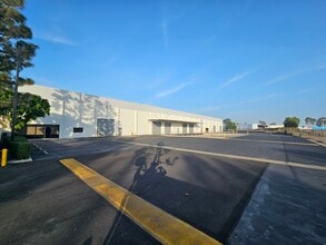 6300-6340 Valley View St, Buena Park, CA à louer Photo intérieure- Image 1 de 4