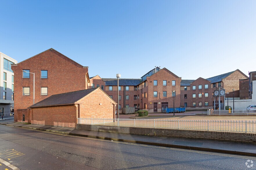 36 Ferensway, Hull à louer - Photo du bâtiment - Image 3 de 44