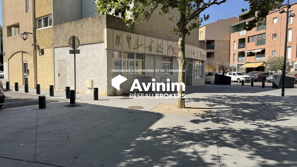 Retail in BERRE-L'ETANG for lease - Building Photo - Image 3 of 4