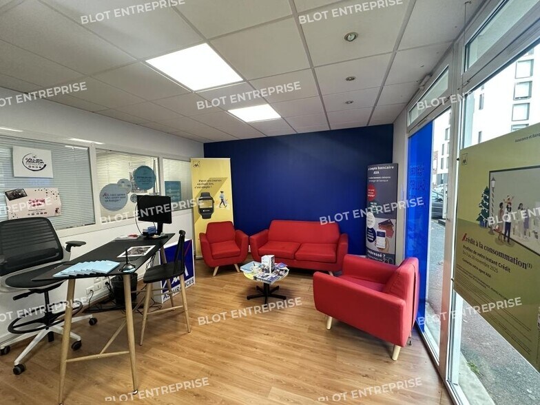 Office in Rennes for lease - Interior Photo - Image 2 of 2