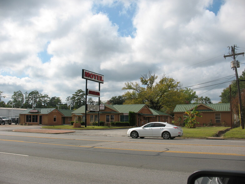 1706 S 1st St, Lufkin, TX à vendre - Photo principale - Image 1 de 1