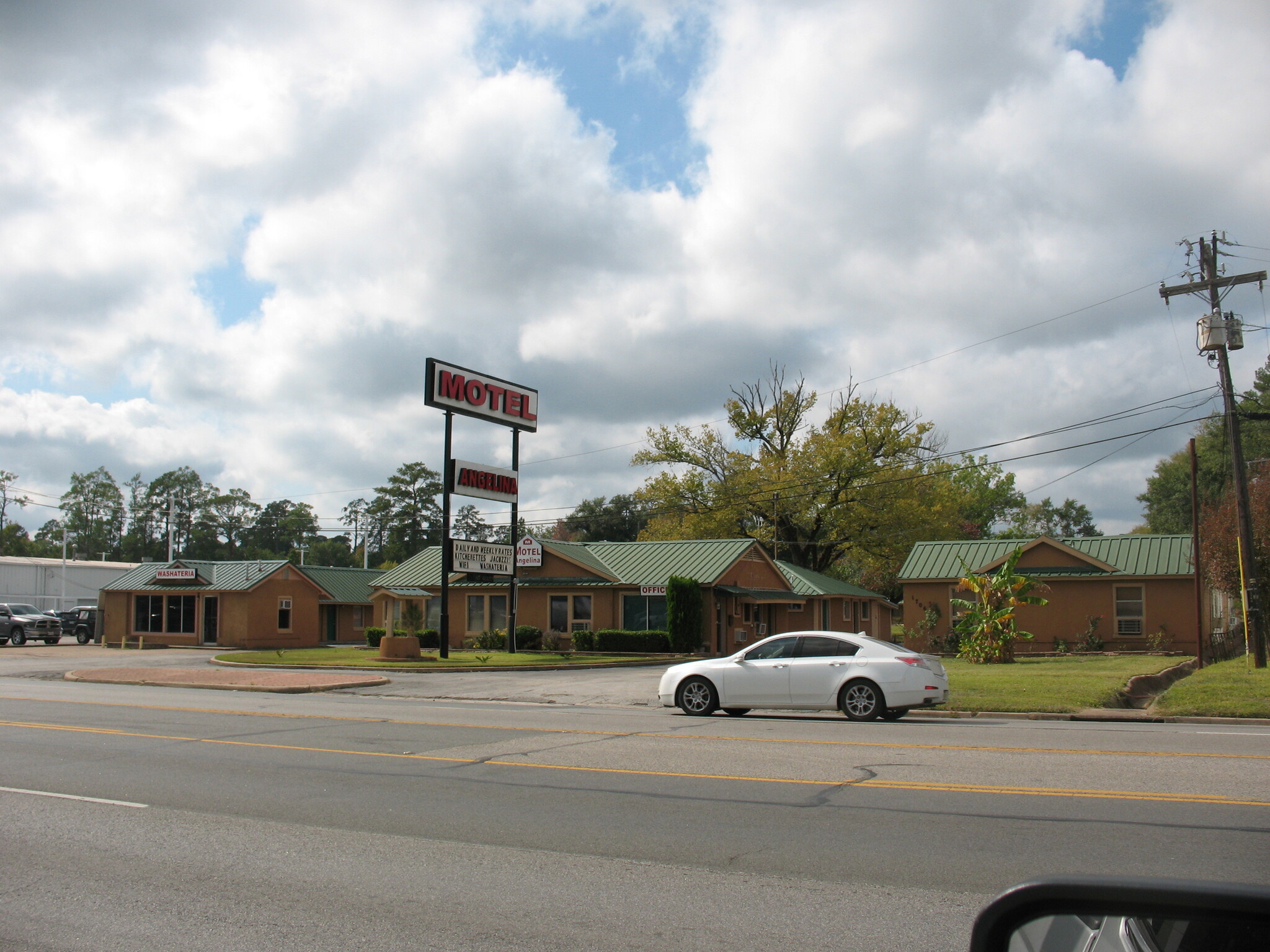 1706 S 1st St, Lufkin, TX for sale Primary Photo- Image 1 of 1