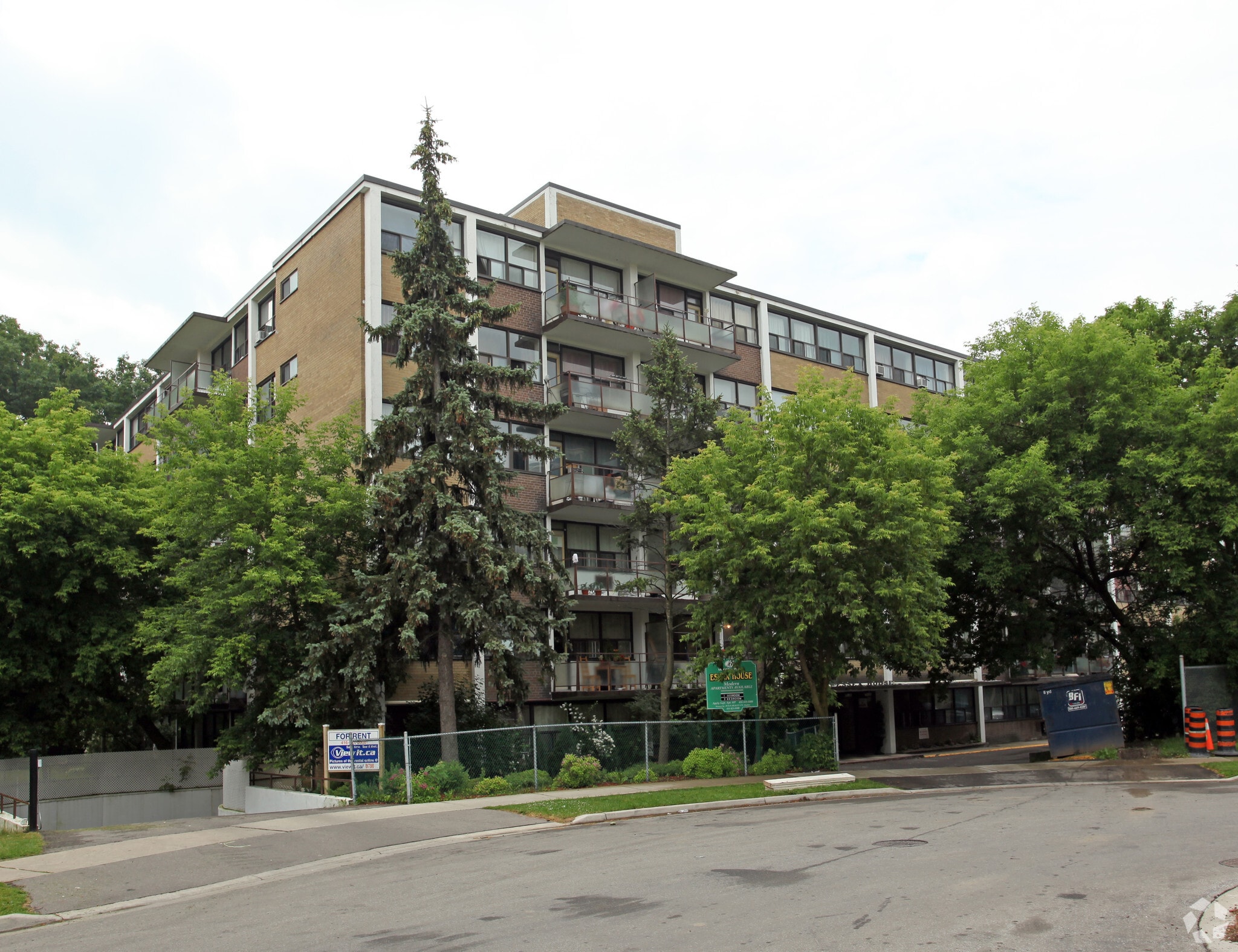 6 Milepost Pl, Toronto, ON à vendre Photo principale- Image 1 de 22