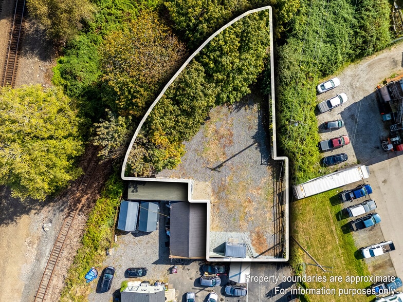 9813 Airport Way, Snohomish, WA for lease - Aerial - Image 1 of 14