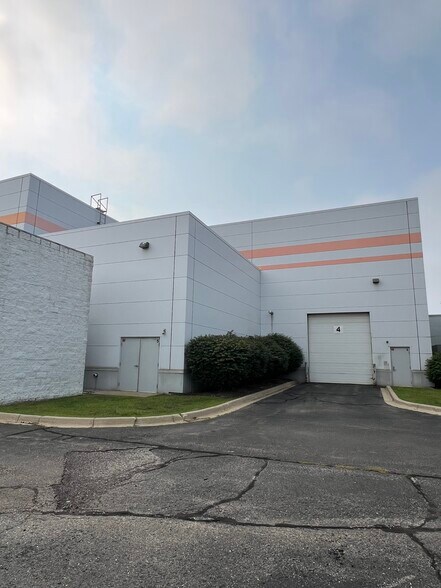 7075 Commerce Blvd, Canton Township, MI for sale - Building Photo - Image 2 of 6