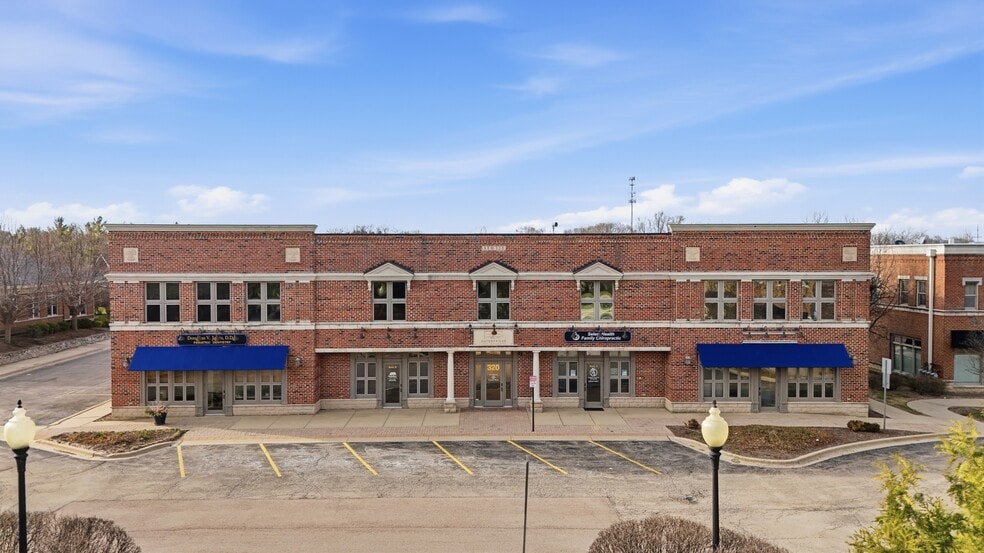 40W320 Lafox Rd, St Charles, IL à vendre - Photo principale - Image 1 de 52