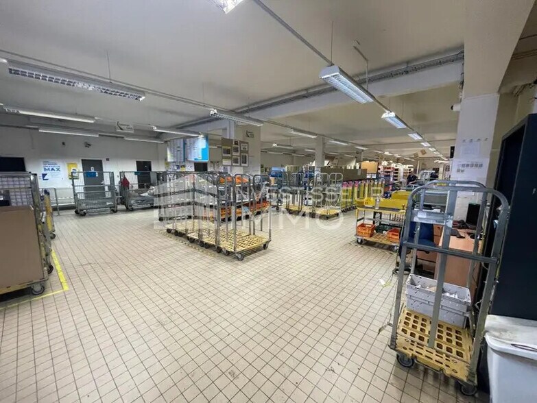 Retail in Nemours for lease - Interior Photo - Image 2 of 11
