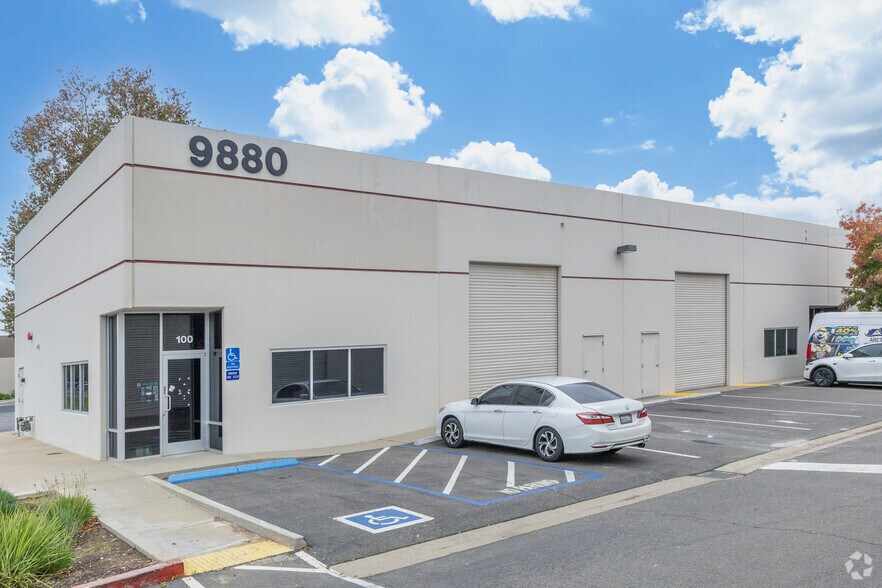 9880 Waterman Rd, Elk Grove, CA à louer - Photo du bâtiment - Image 3 de 7