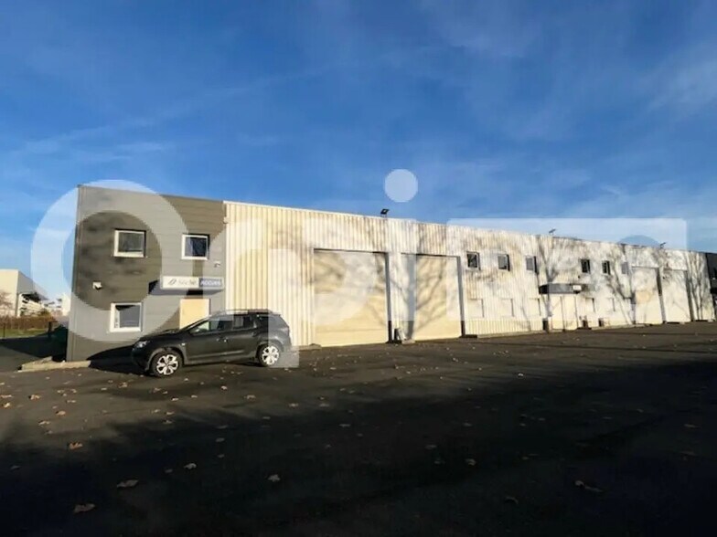 Office in Vert-Saint-Denis for lease - Building Photo - Image 2 of 2