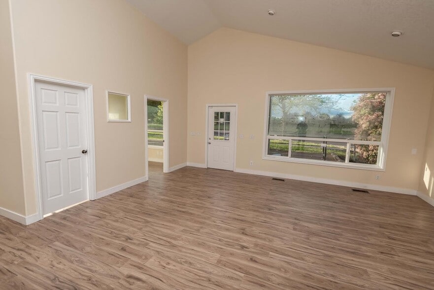 2405 E Baseline St, Cornelius, OR à vendre - Photo du bâtiment - Image 3 de 5