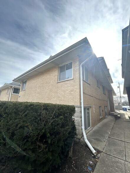 3420 Warren Ave, Bellwood, IL à vendre - Photo du bâtiment - Image 2 de 6