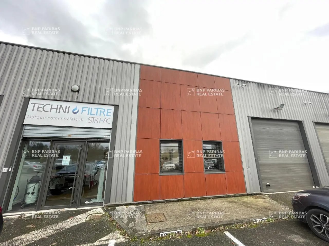 Flex in Montrabé for lease Building Photo- Image 1 of 28