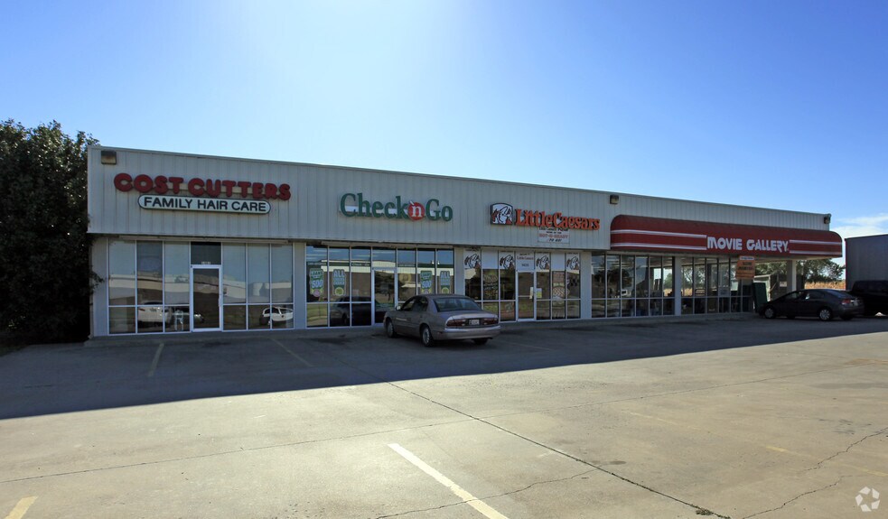 1401-1407 S Country Club Rd, El Reno, OK for lease - Building Photo - Image 2 of 4