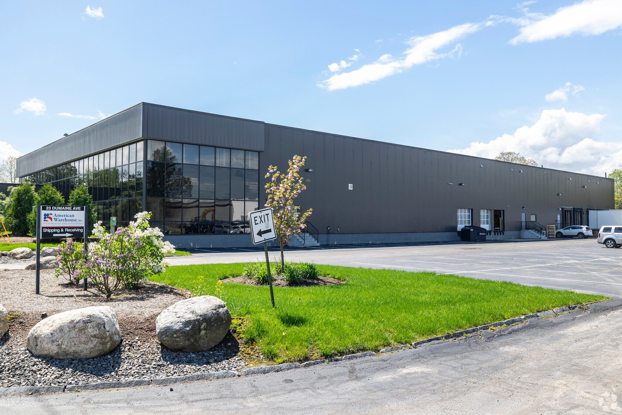 23 Dumaine Ave, Nashua, NH for lease Primary Photo- Image 1 of 6