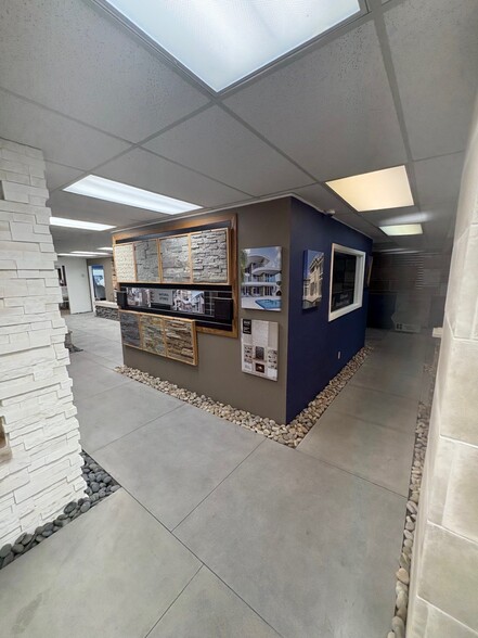 2862-2898 NW 79th Ave, Miami, FL for lease - Building Photo - Image 3 of 15