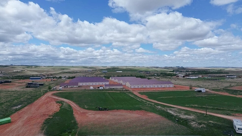 2052 NW 125th Ave, Watford City, ND à vendre - Photo du bâtiment - Image 2 de 40