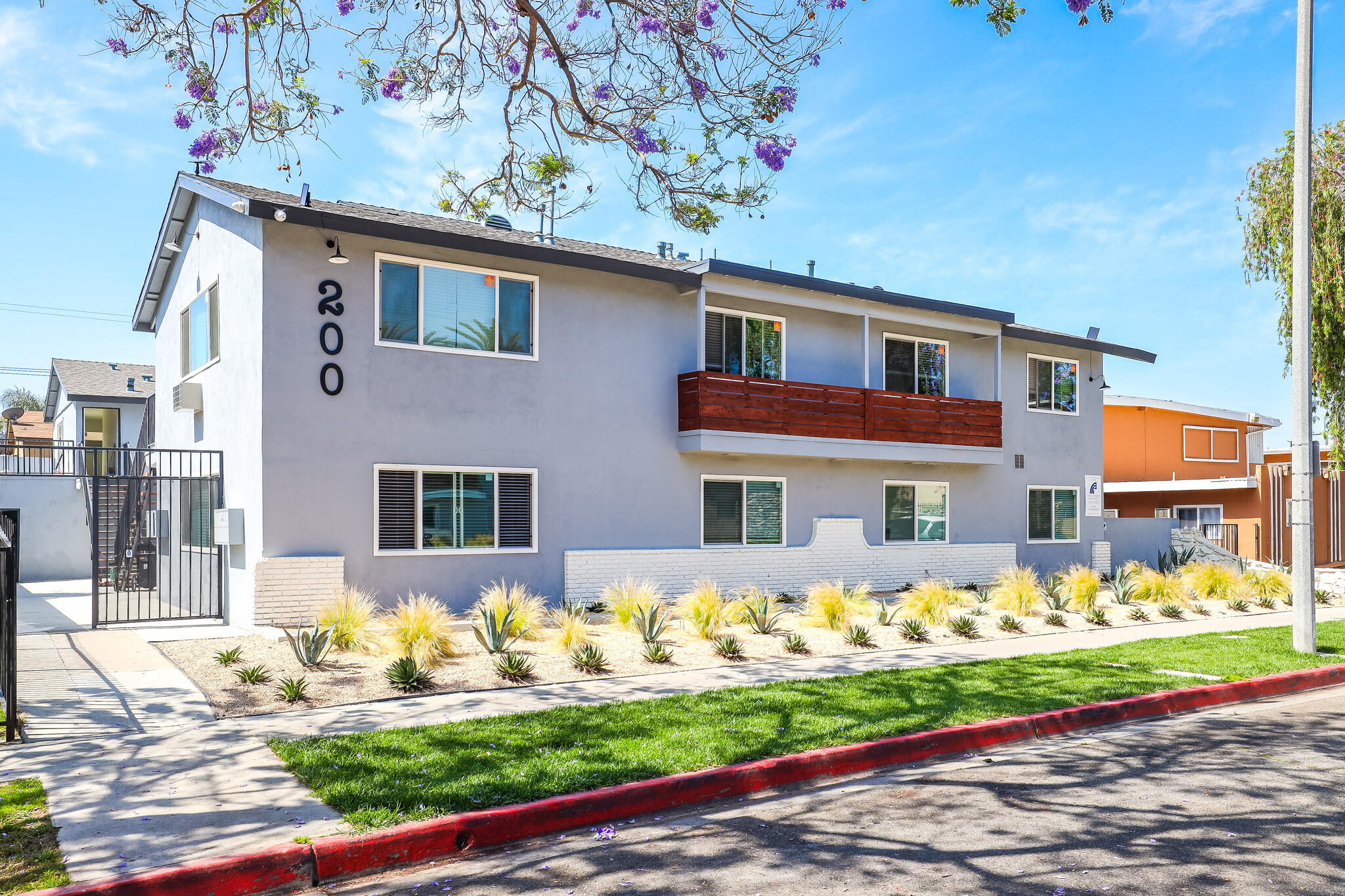 200 E Wakefield Ave, Anaheim, CA à vendre Photo principale- Image 1 de 20