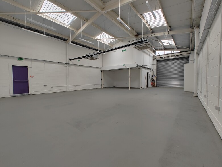 Scrubs Ln, London for lease - Interior Photo - Image 3 of 3