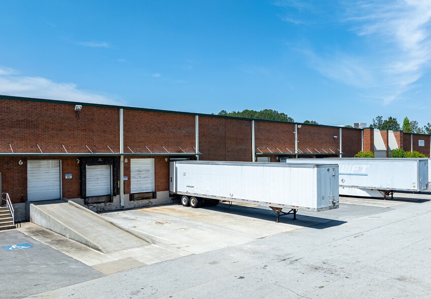 7035 Lagrange Blvd SW, Atlanta, GA for lease - Building Photo - Image 1 of 2