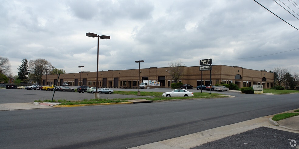 8600-8624 Phoenix Dr, Manassas, VA for lease - Building Photo - Image 3 of 3
