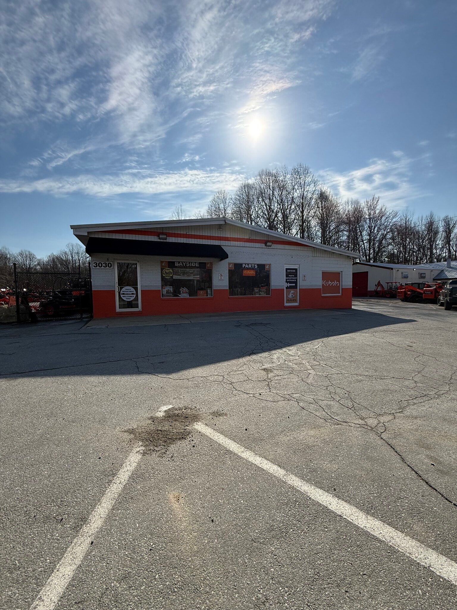 3030, 3030A, & 3100 Crain Highway portefeuille de 3 propriétés à vendre sur LoopNet.ca Photo principale- Image 1 de 41