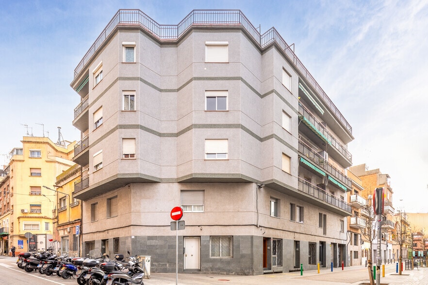 Multifamily in L'Hospitalet de Llobregat, Barcelona for sale - Primary Photo - Image 1 of 2