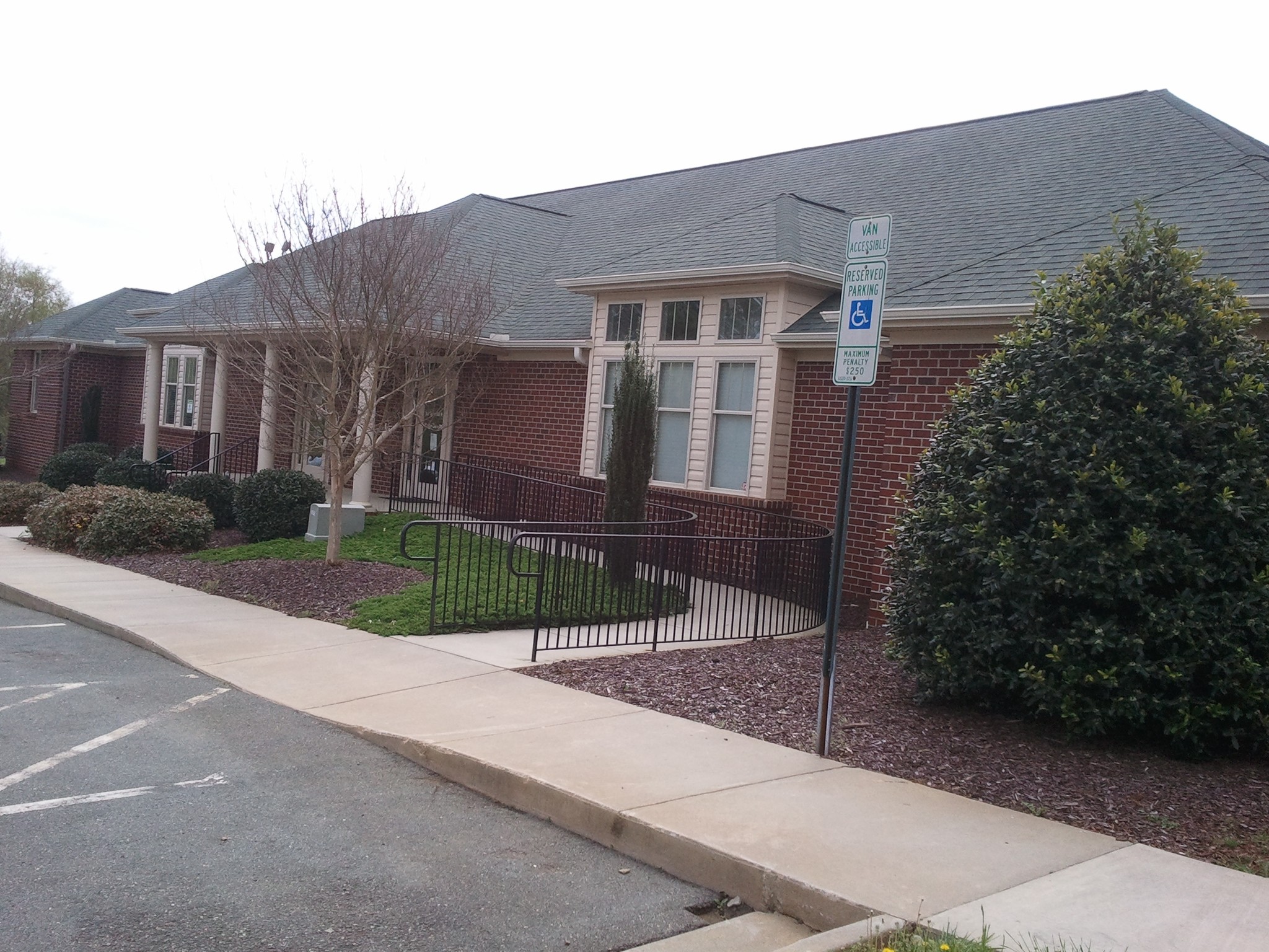 2971-2975 Crouse Ln, Burlington, NC for sale Building Photo- Image 1 of 1