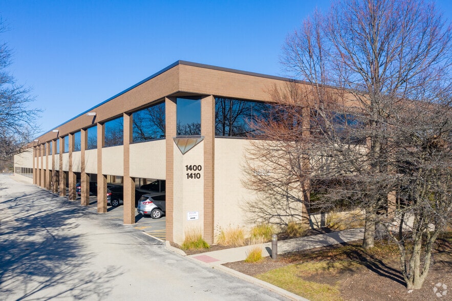 1400 Busch Pky, Buffalo Grove, IL for sale - Building Photo - Image 2 of 10